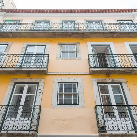 Alfama With Open Air - Up To 30 Guests דירה *