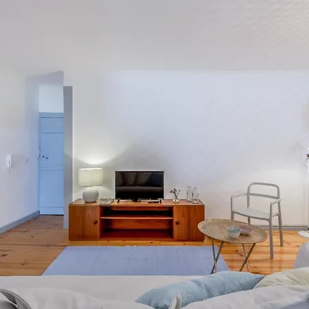 Alfama With Open Air - Up To 30 Guests ליסבון