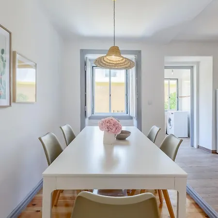 Alfama With Open Air - Up To 30 Guests ליסבון