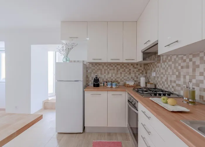 Alfama With Open Air - Up To 30 Guests