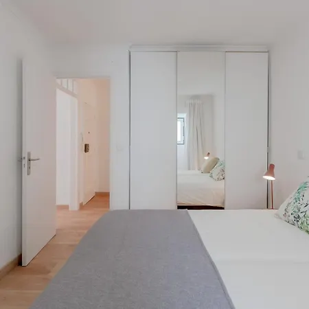 Alfama With Open Air - Up To 30 Guests Lissabon